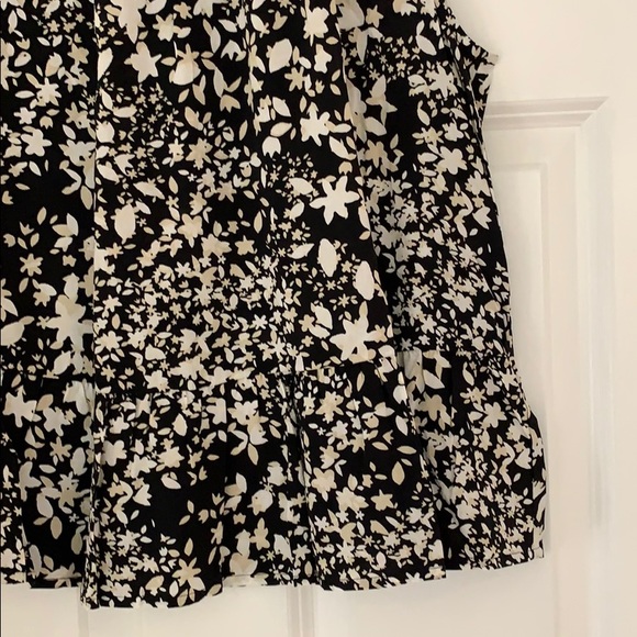 Gap black and cream floral print top - Picture 3 of 7